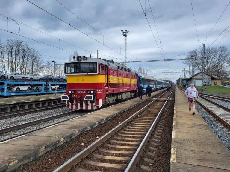 Obrazem: Unikátní odklony oživily na tři dny zapomenutou trať na česko-slovenské hranici